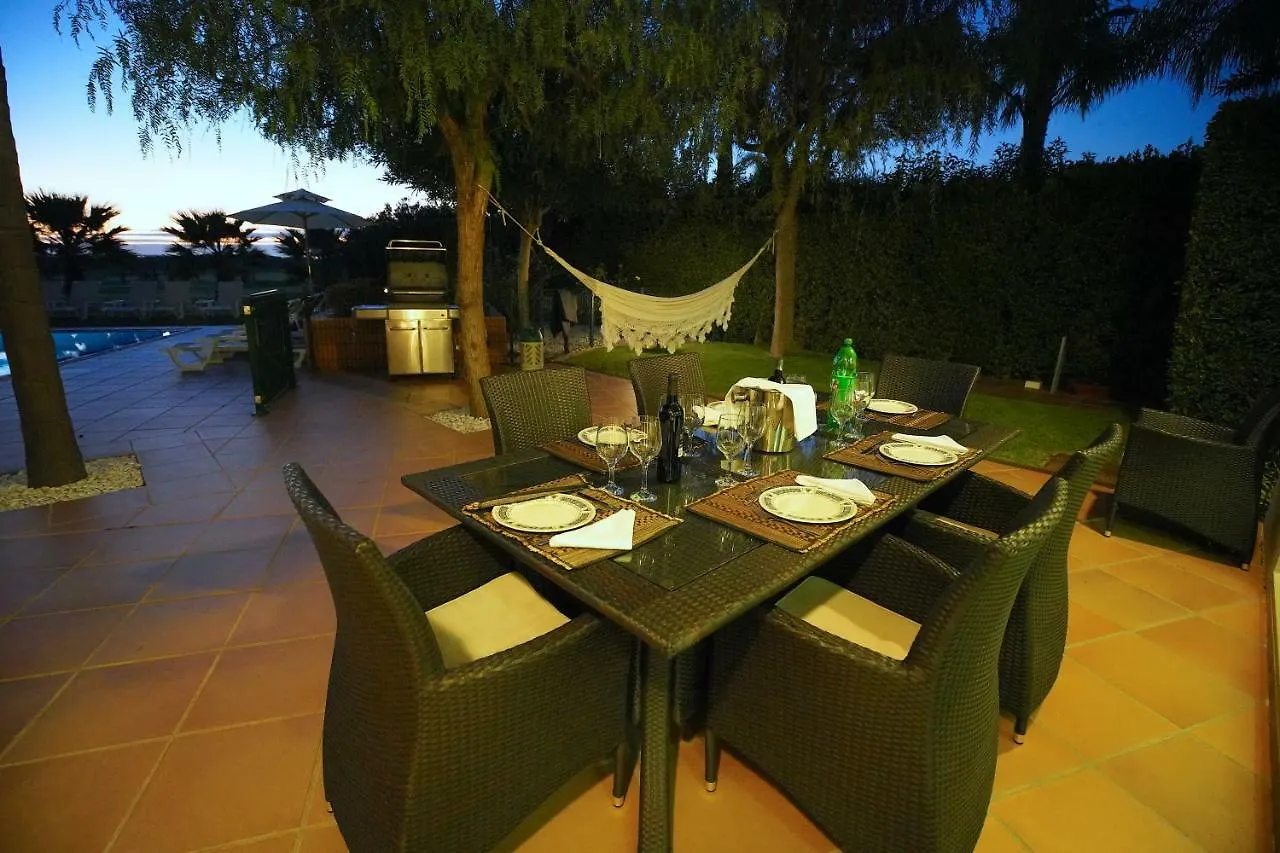 Villa Laguna Golf-Frente Ao Laguna Golf Holiday home Vilamoura